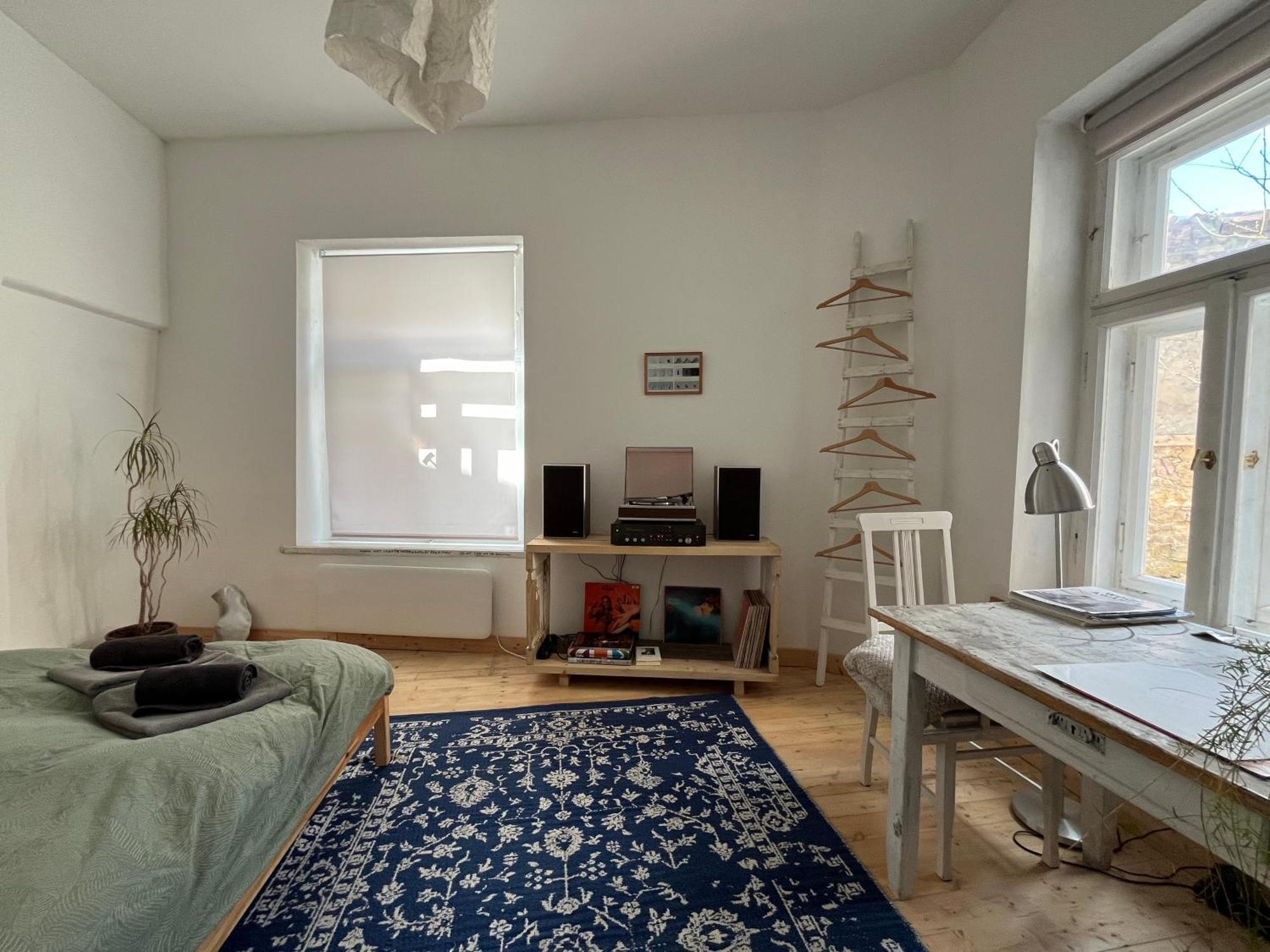 Old Town Apartment *