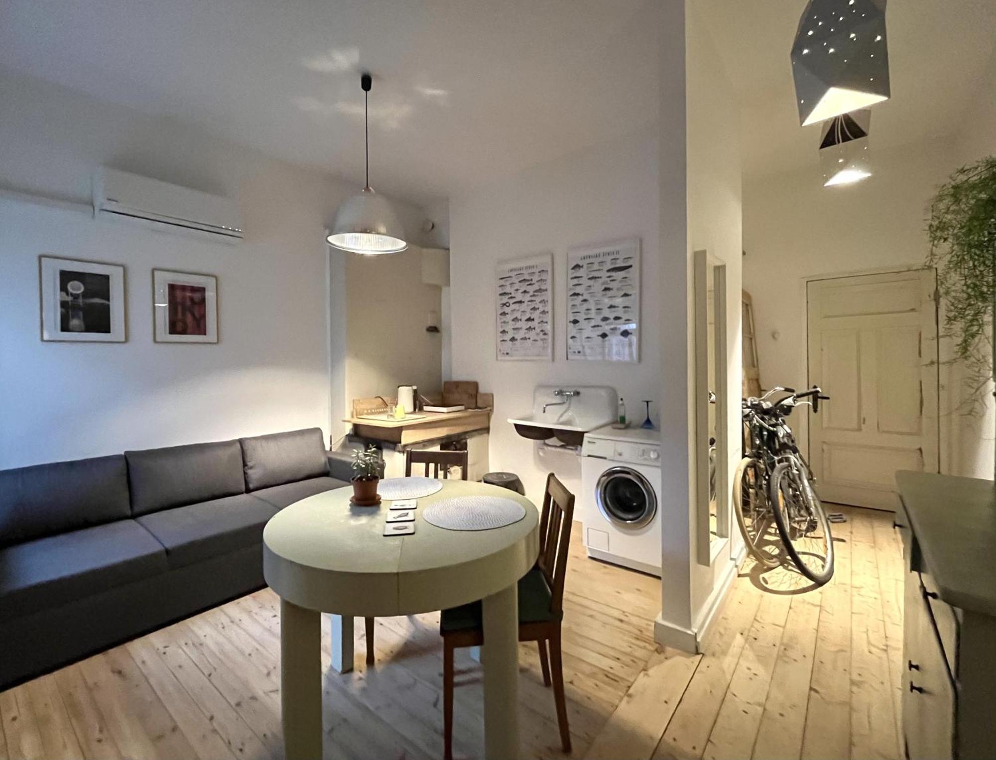 Old Town Apartment *